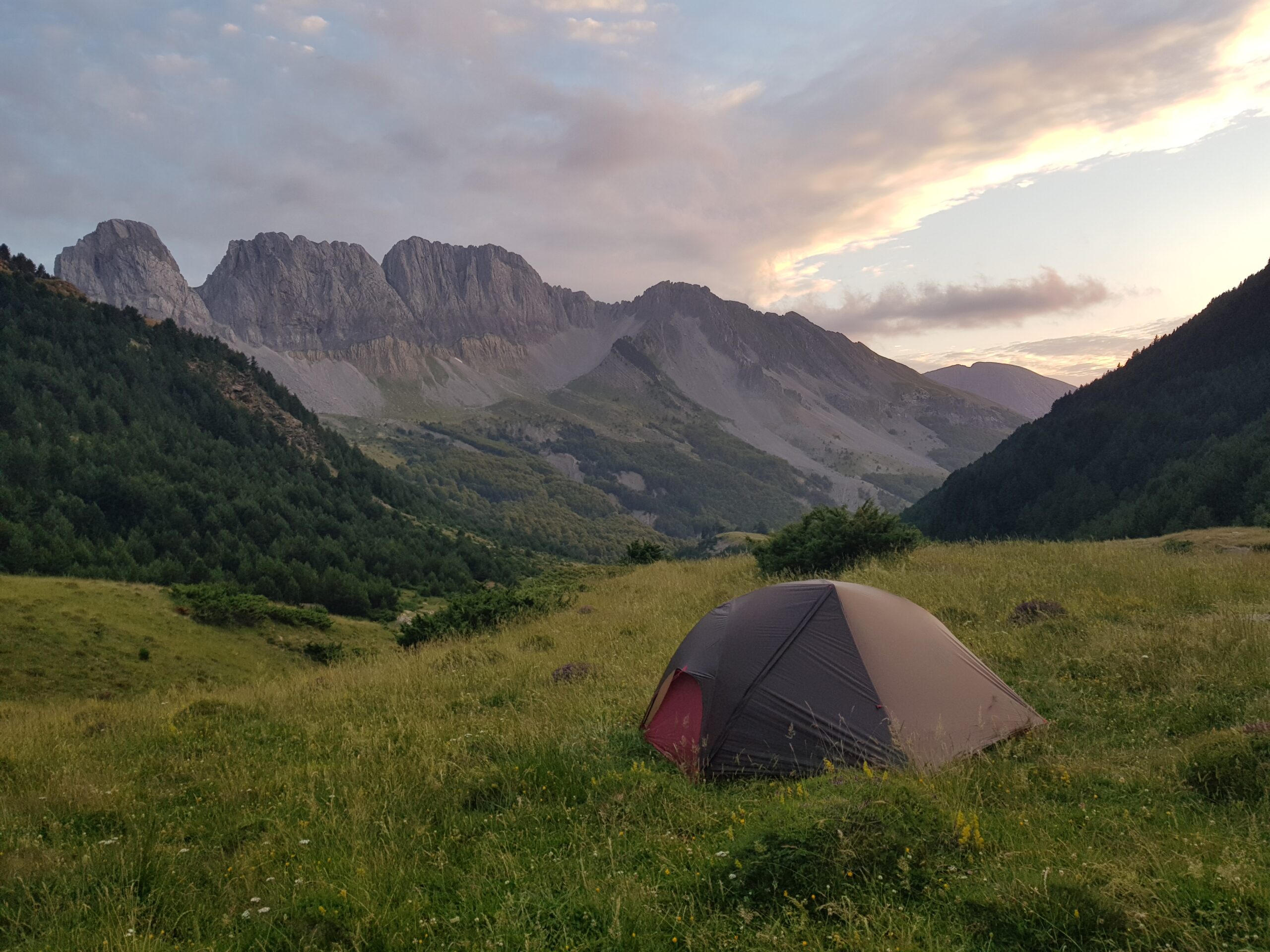 Eigentlich ein idyllischer Zeltplatz vor grandioser Kulisse